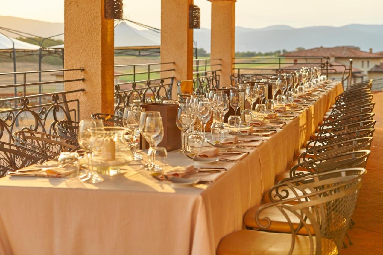 La Bagnaia Golf Resort ภายนอก รูปภาพ