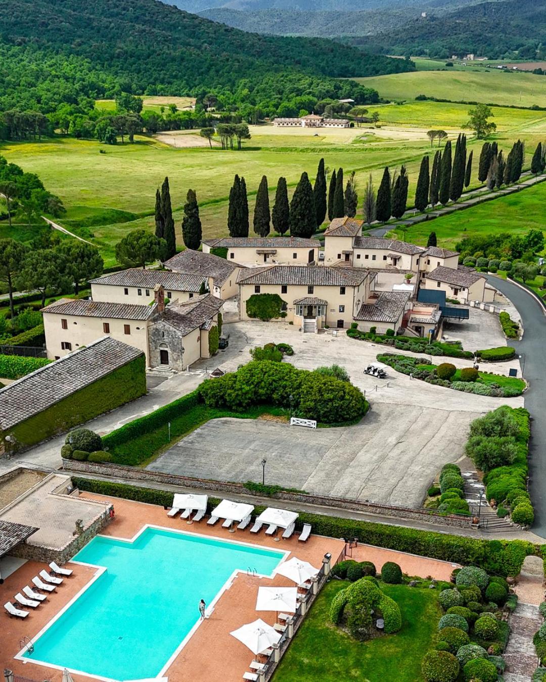 La Bagnaia Golf Resort ภายนอก รูปภาพ