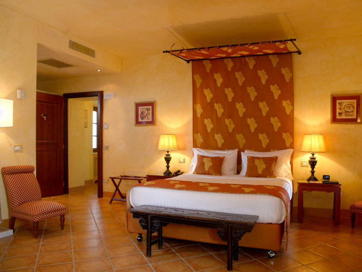 La Bagnaia Golf Resort ภายนอก รูปภาพ